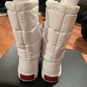 Sorel Joan of Arctic puffy white snow boots